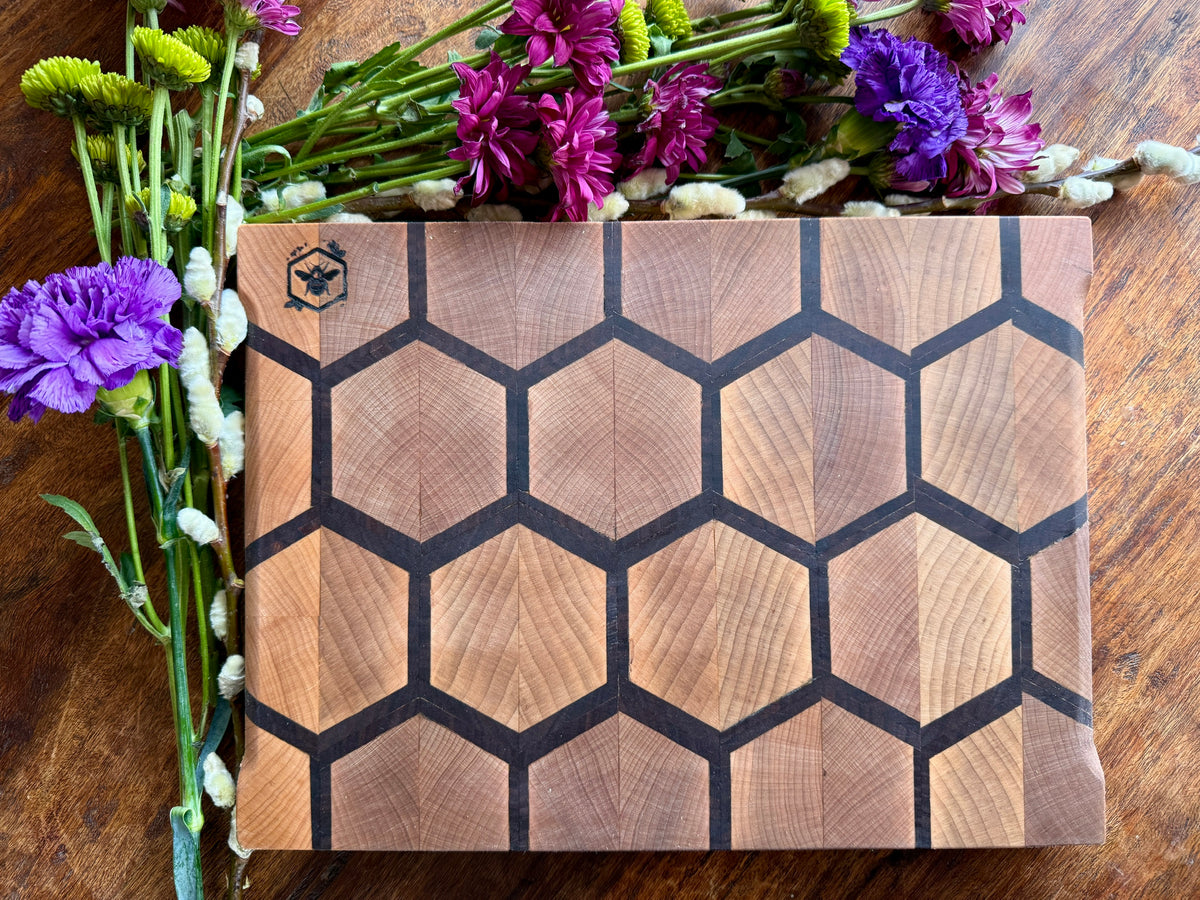 Deluxe Honeycomb Inlay Cutting Board - Maple and Walnut