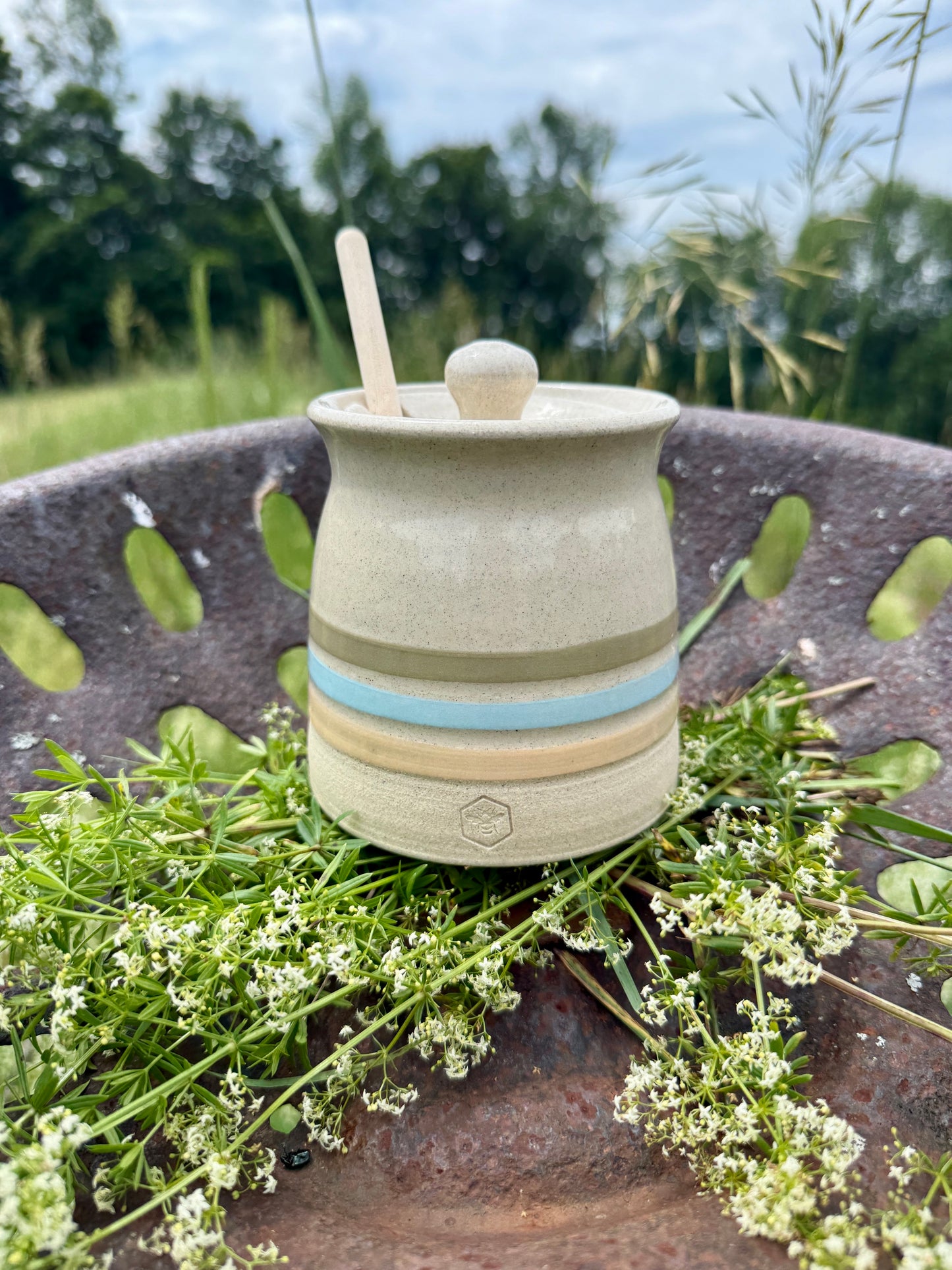 Farmhouse Pottery x Humming Meadow Honey Pot